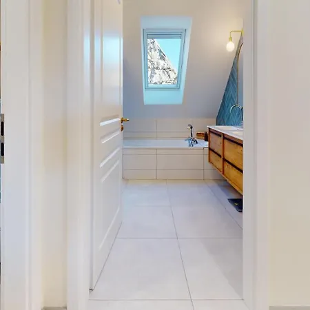 Le Tilleul De La Vallee Noble *