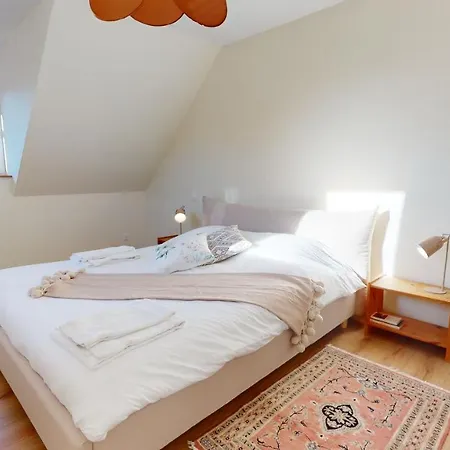 Le Tilleul De La Vallee Noble